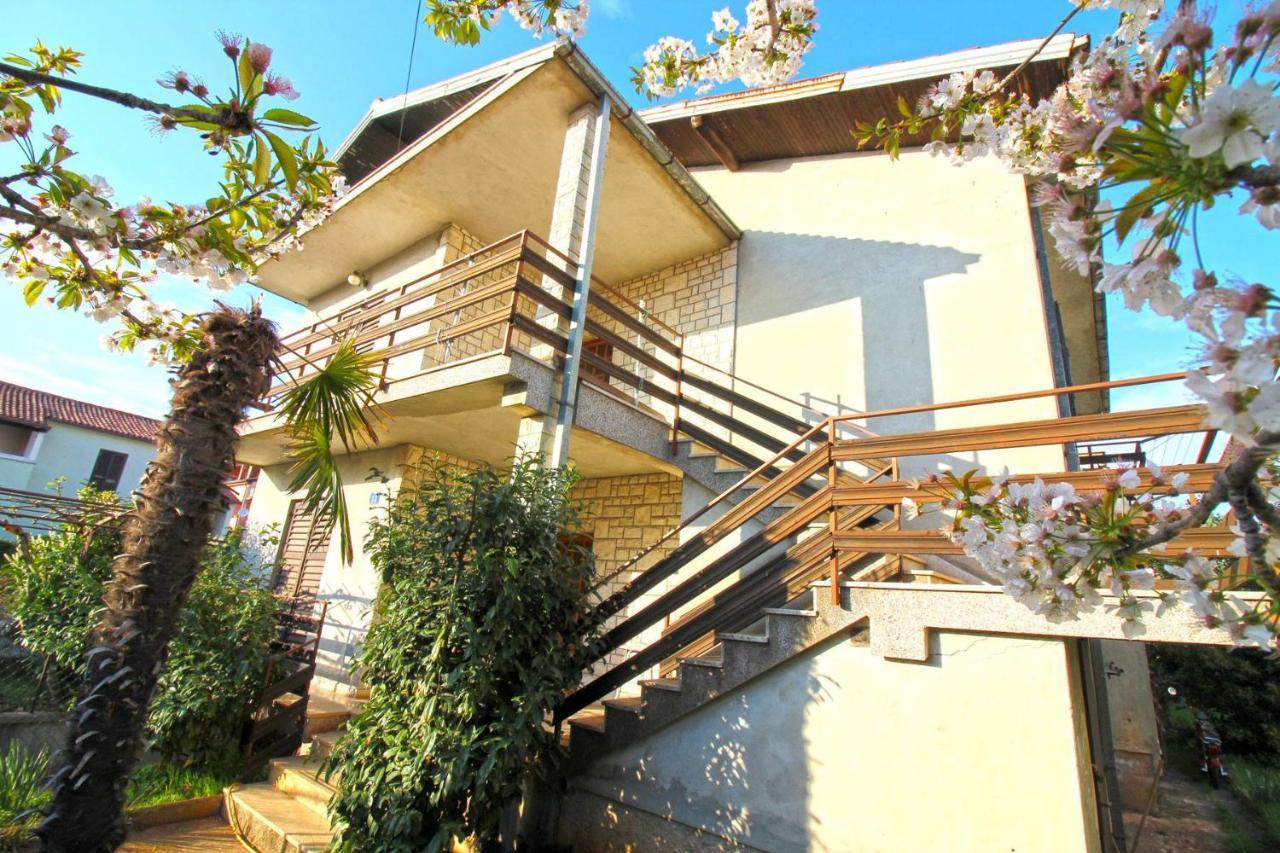 Umago Inn Εξωτερικό φωτογραφία